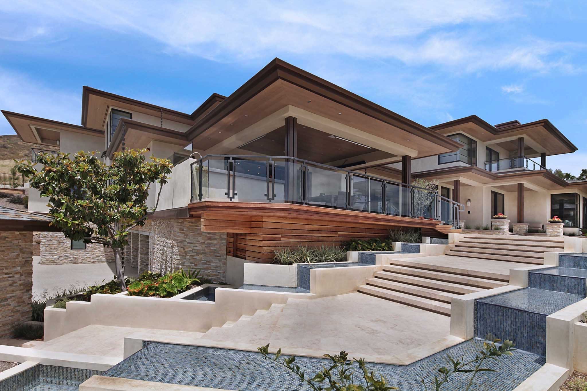 BHHSテネシー不動産 Momoko Imai is an Tennessee Residential and Commercial